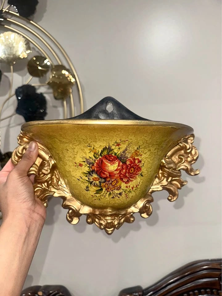 Vintage-Style Ornate Wall Pocket/Wall Vase
