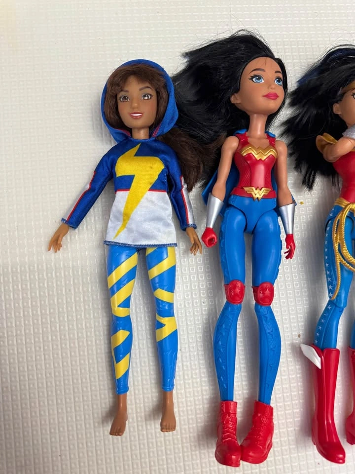 DC Super Hero Girls Doll Lot of 4 - photo 3