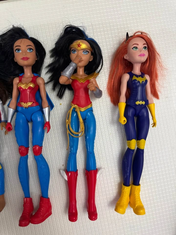 DC Super Hero Girls Doll Lot of 4 - photo 4