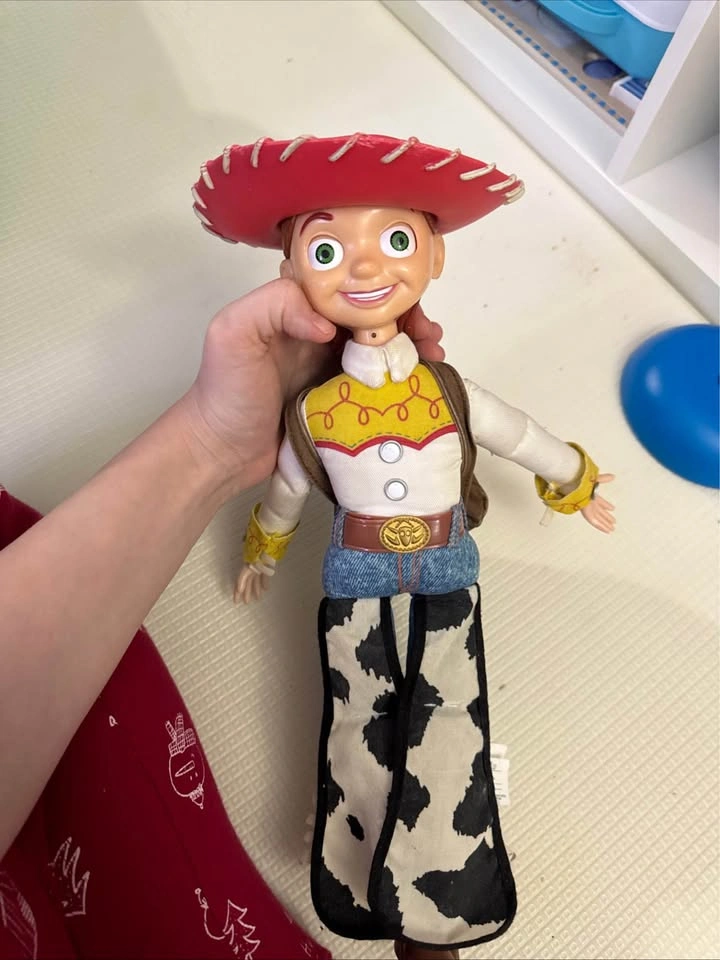 Disney Pixar Toy Story Jessie Pull-String Talking Doll from 2000 - photo 4