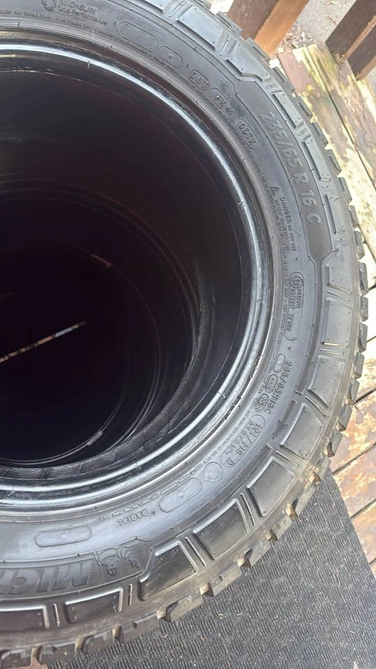 Michelin Agilis Cross Climate All Weather Tires 235/65R16C - photo 4