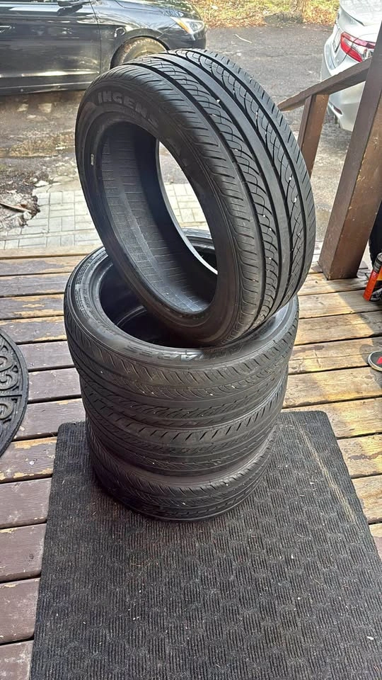 16" Performance All-Season Tires - 205/45ZR16 (85% Tread)