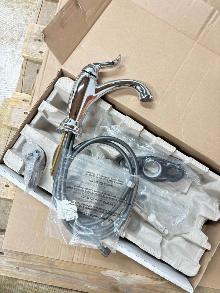 Delta Faucet - Single Handle - 8"