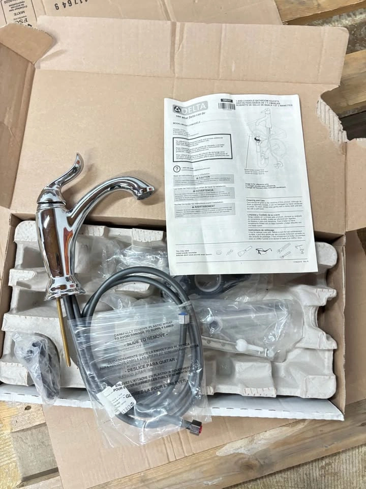 Delta Faucet - Single Handle - 8" - photo 2