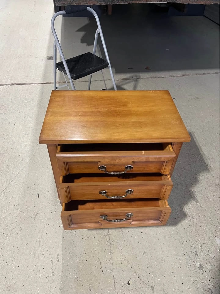 Quality Solid Wood Nightstand - photo 2