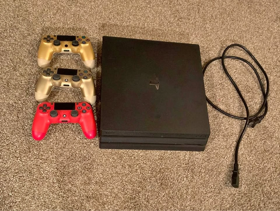 PlayStation 4 Pro 1TB w/ 3 Controllers