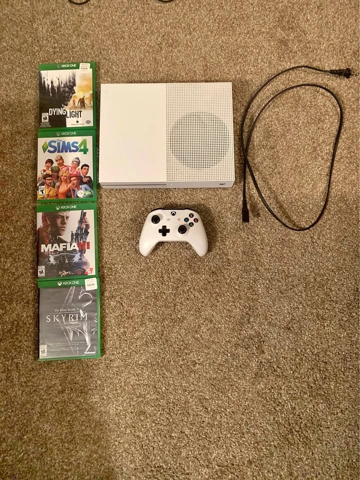 Xbox One S 500gb w/ Controller and Games