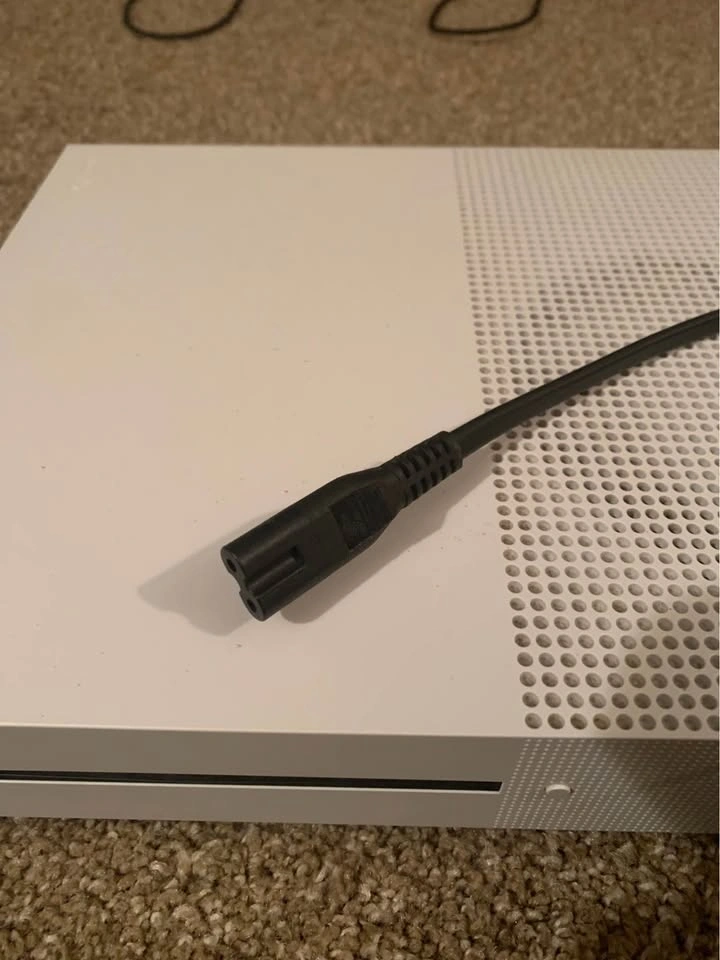 Xbox One S 500gb w/ Controller and Games - photo 5