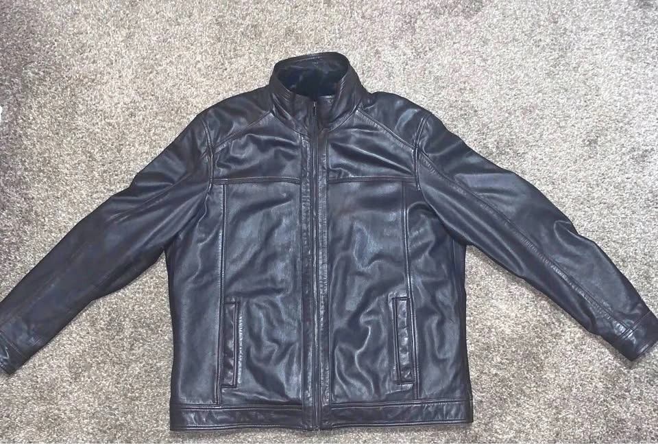 Men's 2XL Danier Leather Bomber Jacket w/ Insulated Insert
