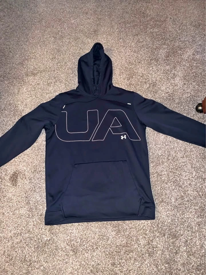 Medium Under Armour Hoodie Black