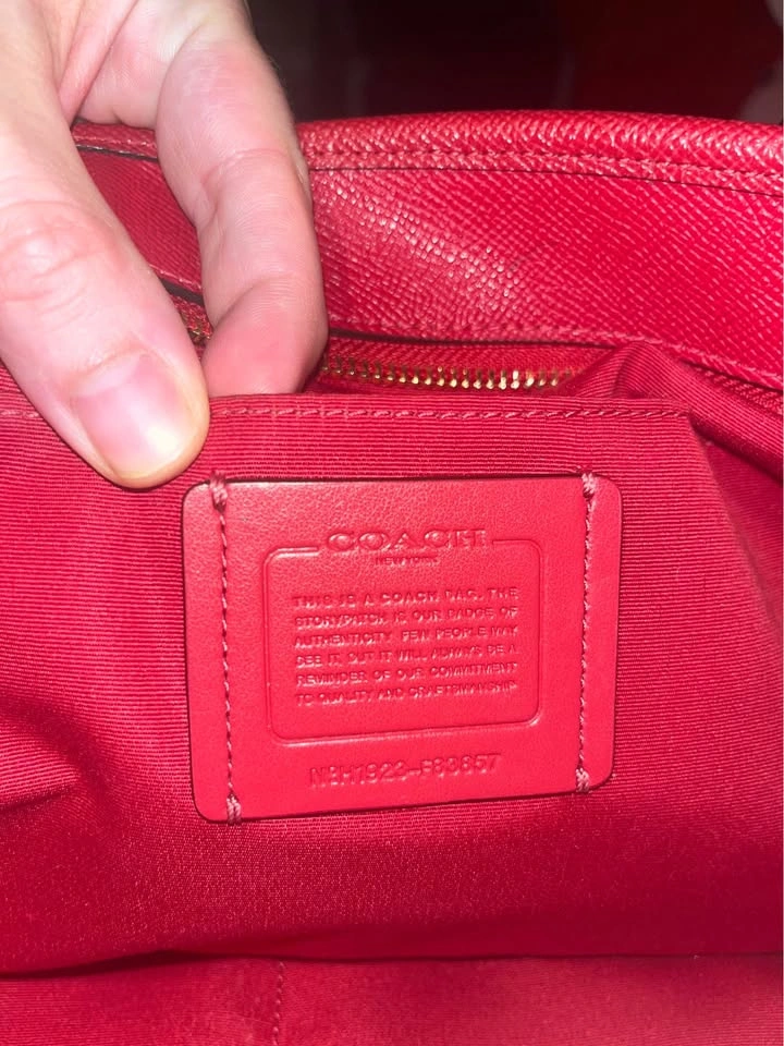 Coach Zip Top Tote F83857 – Excellent Condition – $120 OBO - photo 5