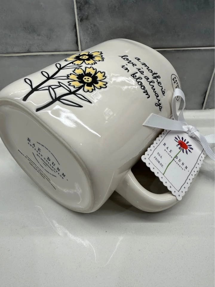 Rae Dunn Mom Mug - photo 3