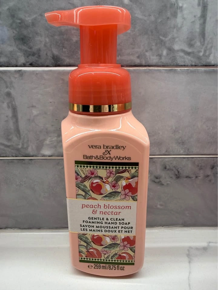 Bath & Bodyworks Foam Soap - photo 2
