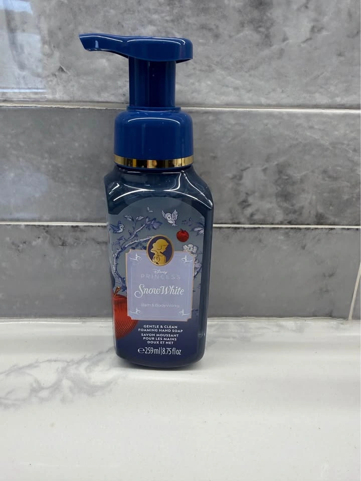 Bath & Body Works Foam Hand Soap - Special Edition "Princess" - photo 4