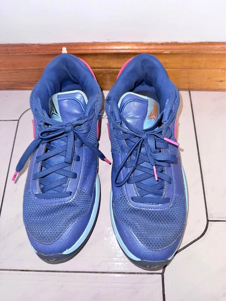 Basketball Shoes Size 12