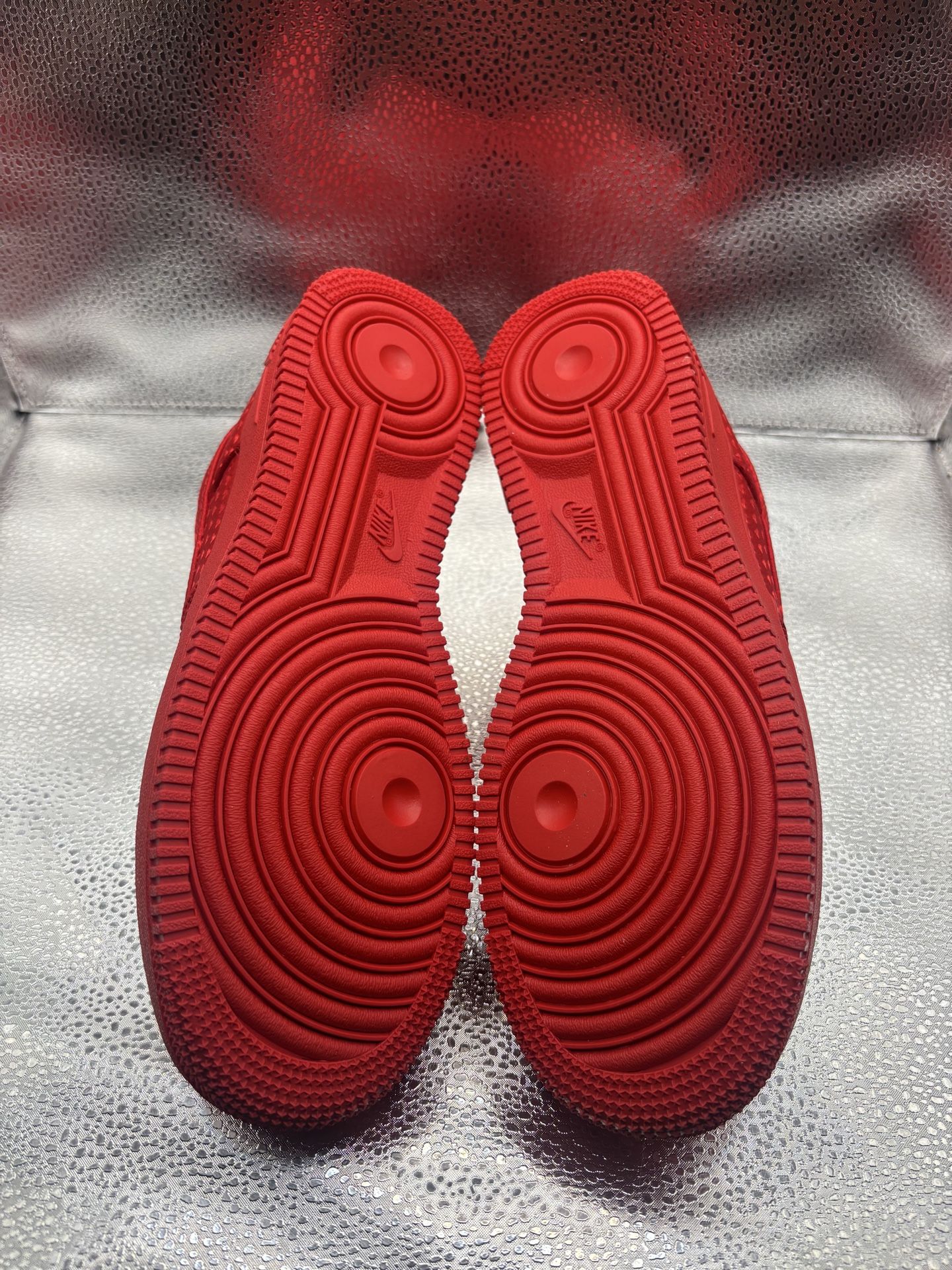 Nike Air Force 1 Low Valentine's Day 2026 - photo 3