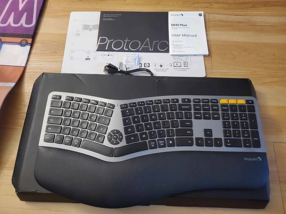 ProtoArc Backlit Wireless Ergonomic Keyboard EK01 Plus - photo 3