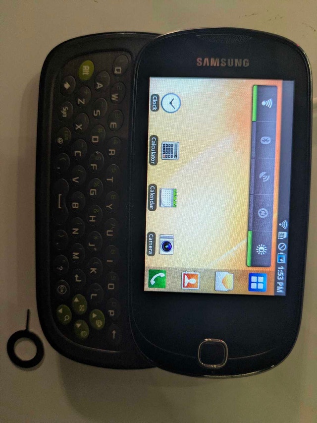 Samsung Galaxy Q QWERTY Keyboard Phone - photo 3