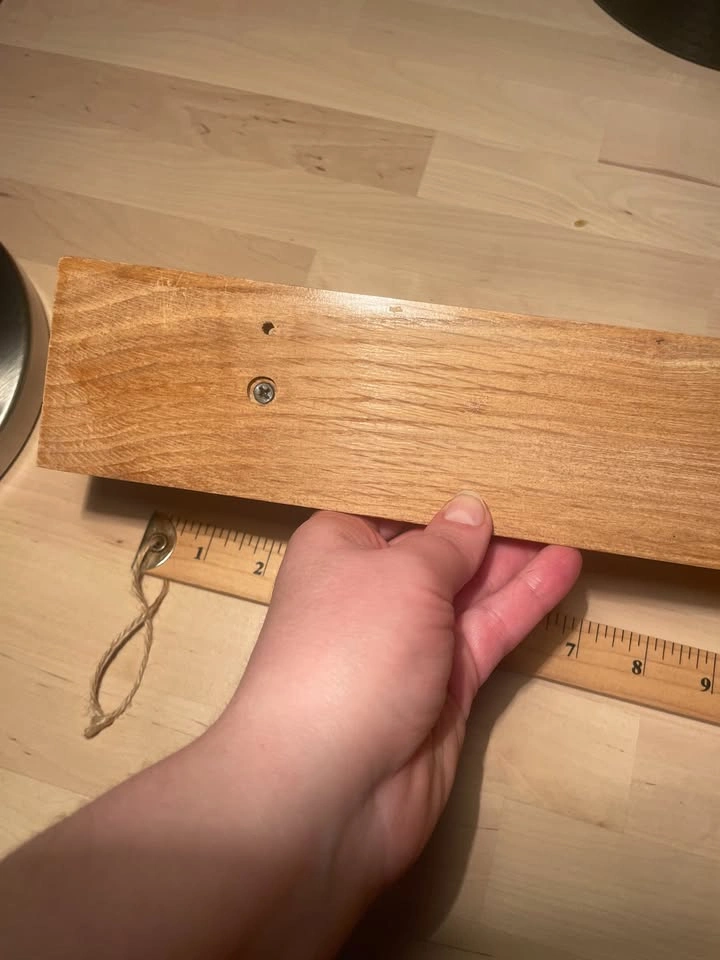 Vintage wooden peg rail coat rack with 3 hooks - photo 3