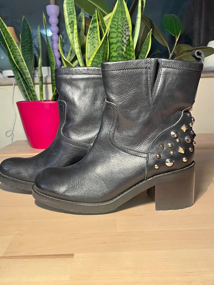 Fabian Leather Ankle Boots, Size US 8, Made in Italy