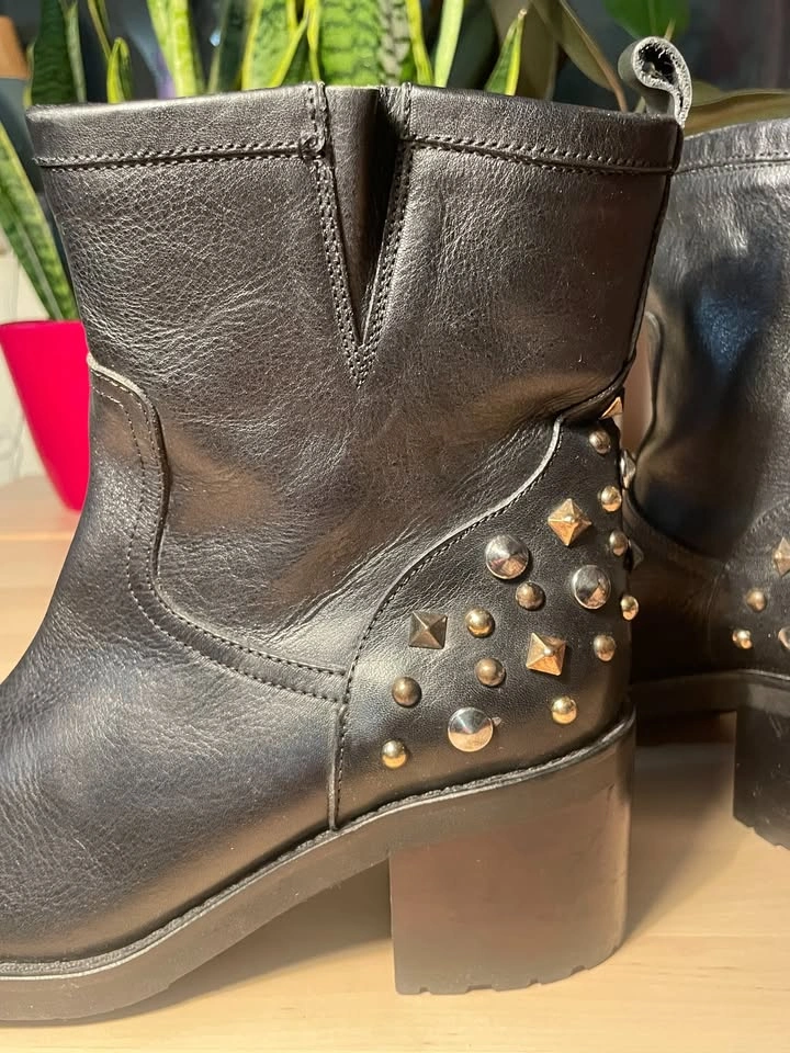 Fabian Leather Ankle Boots, Size US 8, Made in Italy - photo 4