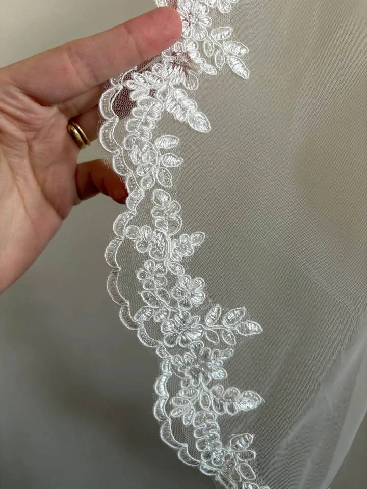 Elbow Length Bridal Veil with Lace - Ivory - photo 3