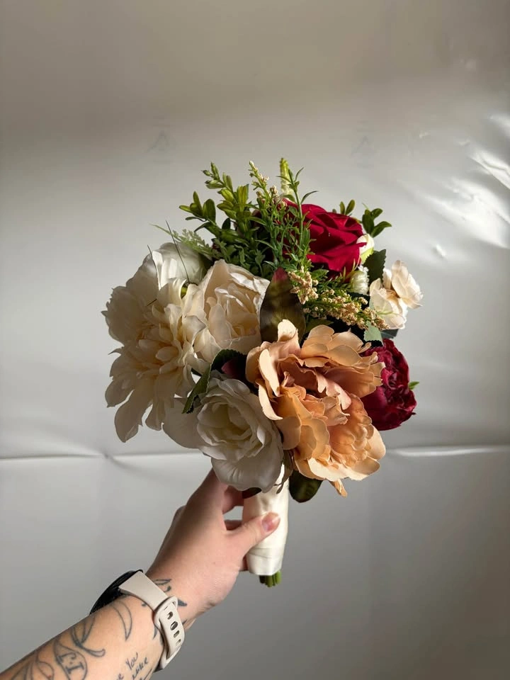 3 Bridesmaid Bouquets - photo 2