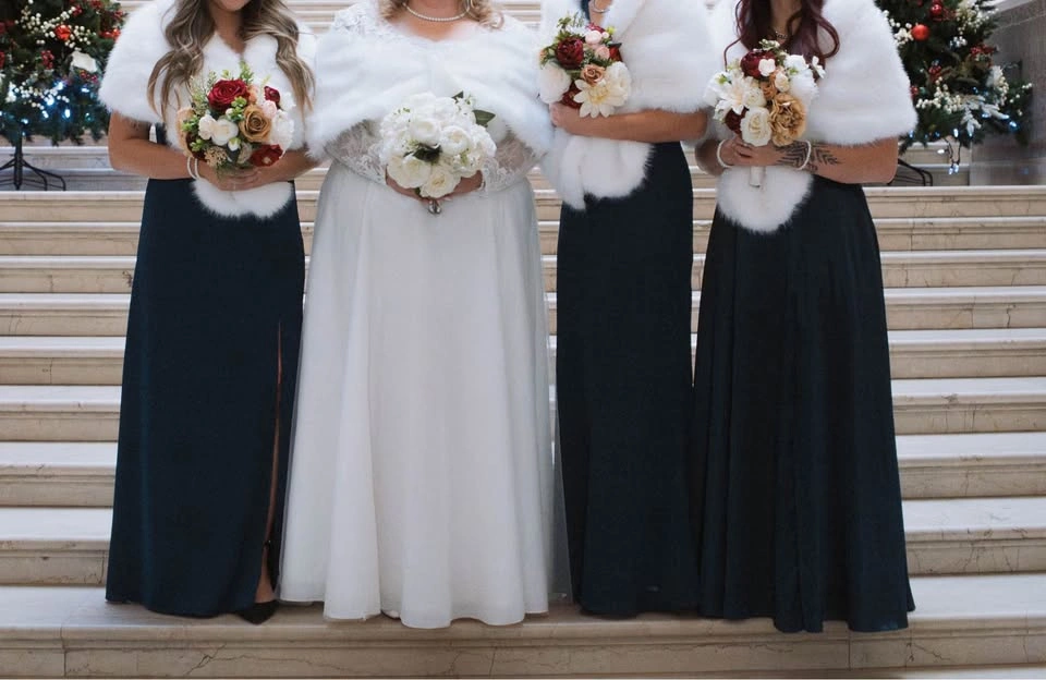3 Bridesmaid Bouquets - photo 5