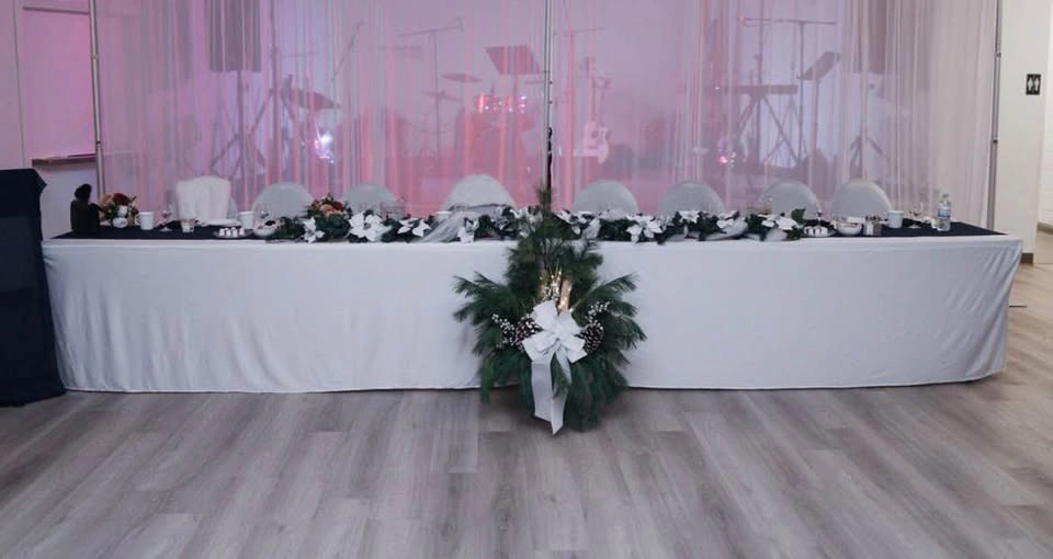 7ft Pre-lit White Poinsettia & Tule Garland - photo 2