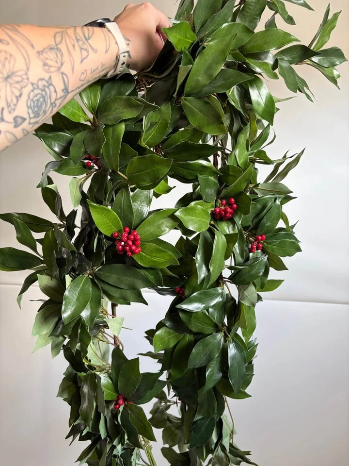 6ft Red Berry Garland - photo 4