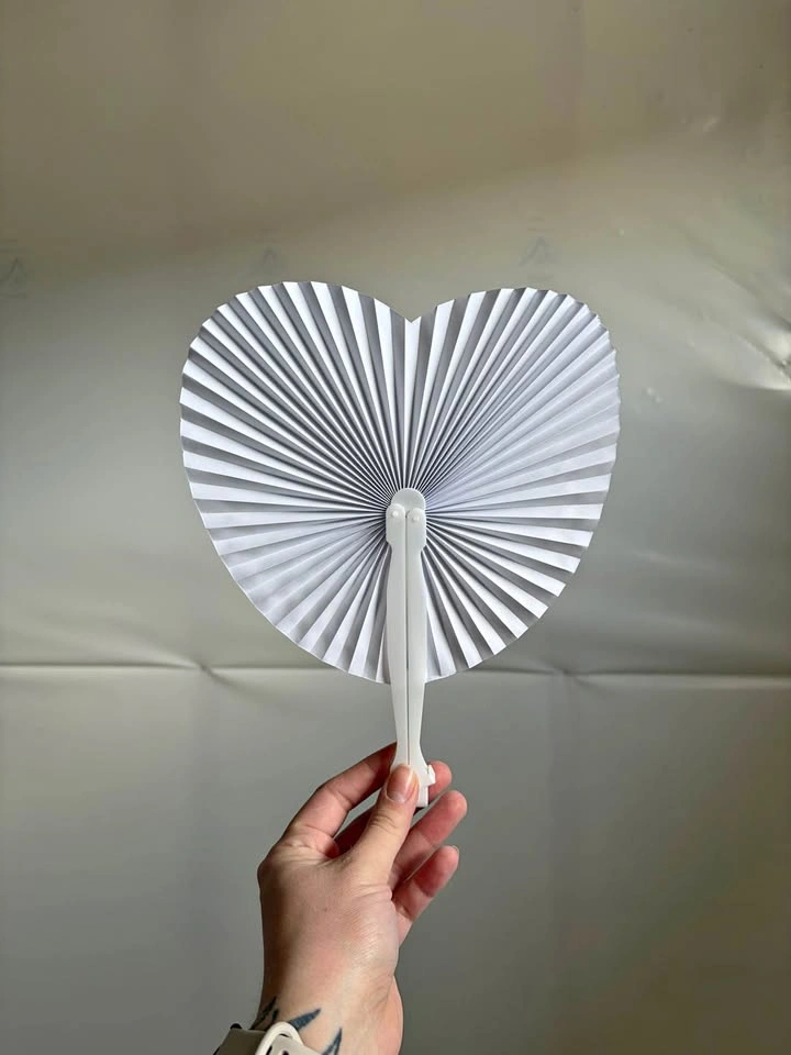 20 Foldable paper heart fans