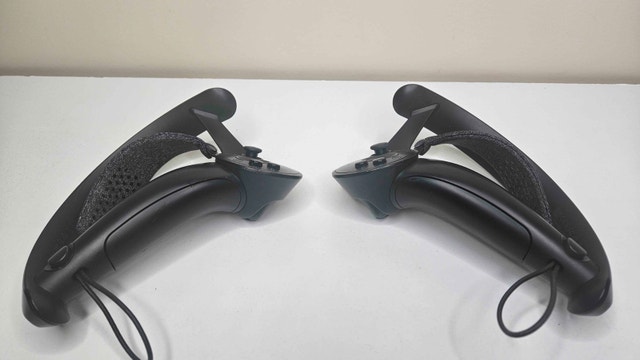Valve Index VR Knuckles Controllers - PAIR - Fully Functional - photo 2