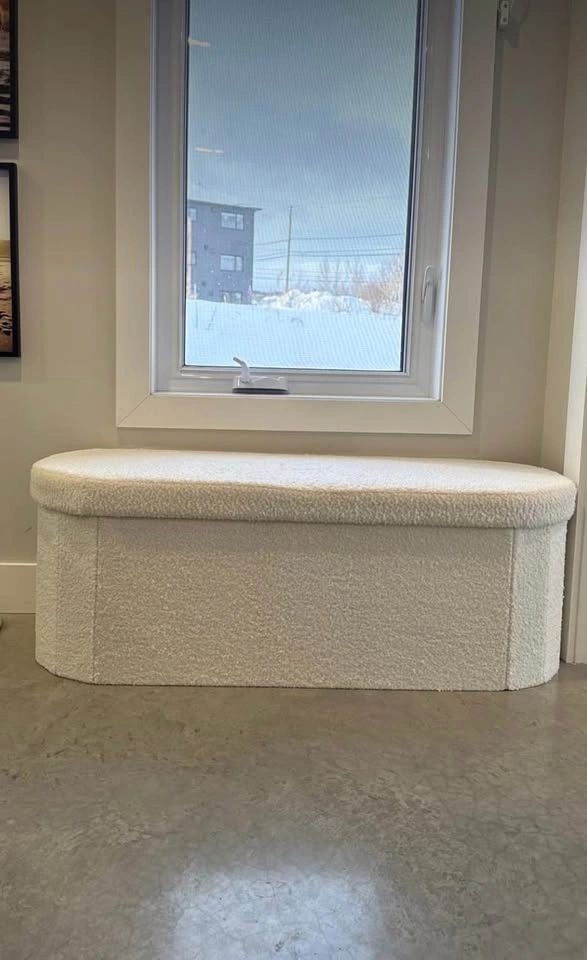 Ottoman bench in beautiful cream/white teddy fabric