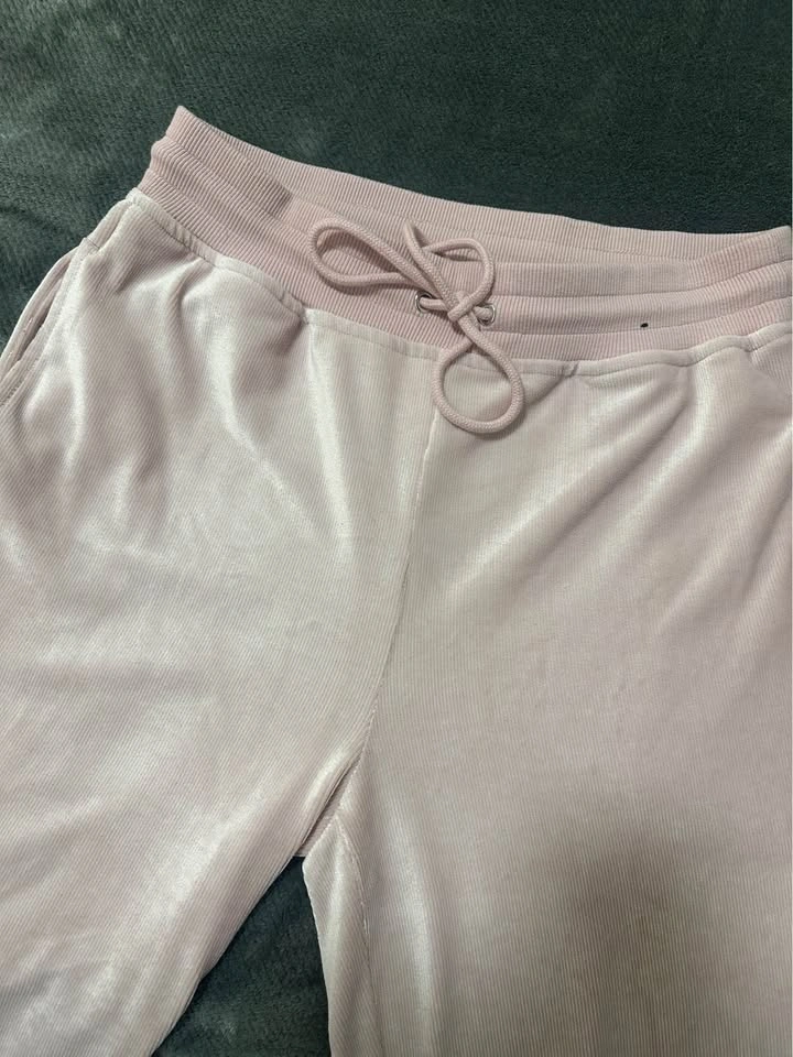 Velour Pyjamas - Used Once - photo 2