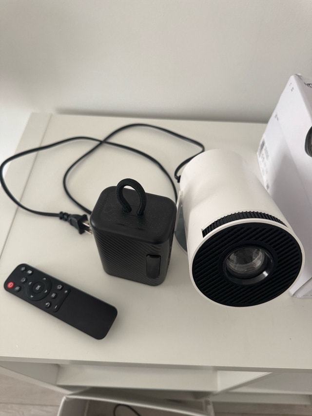 Projector with Bluetooth Speaker - Used