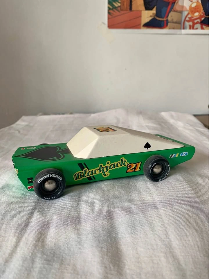 Candylab wooden toy car