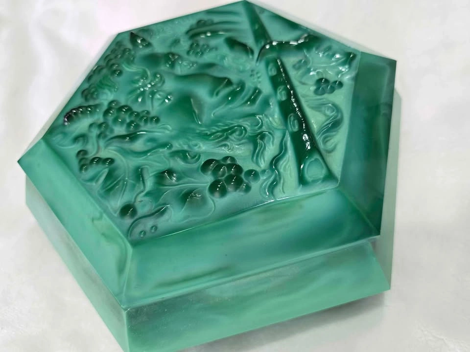 Unique Jade Green Large Trinket Box - Collector's Item - photo 2