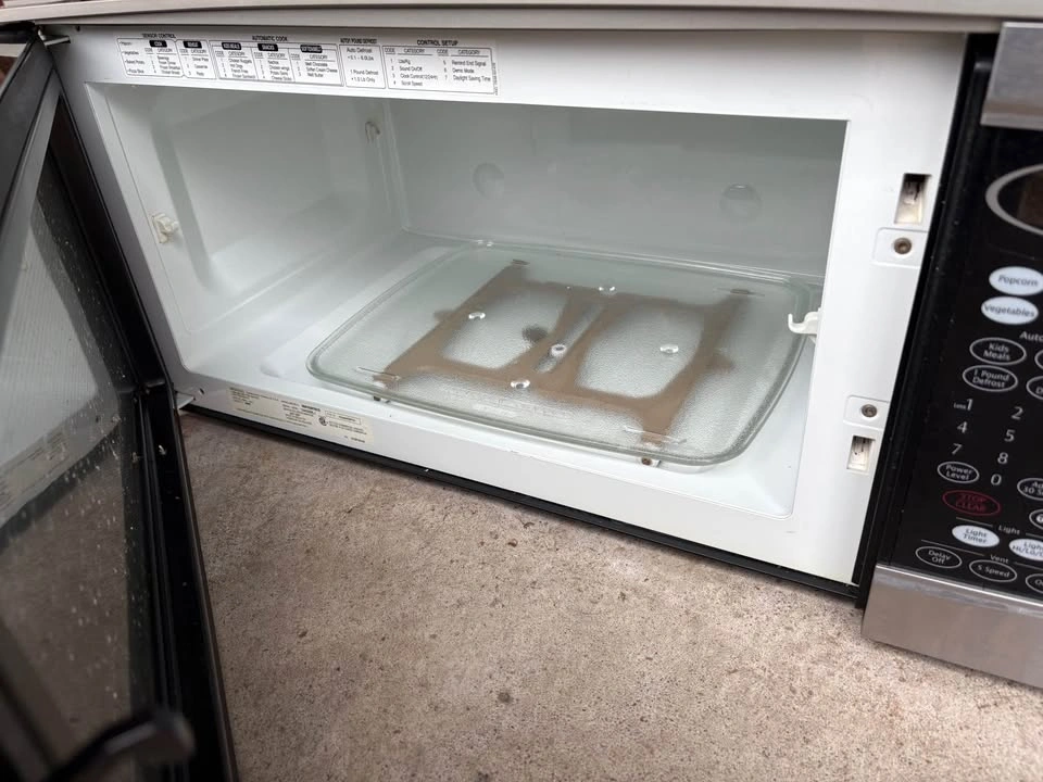 Kitchen Appliances - Microwave, Gas Range/Oven, Dishwasher - photo 4