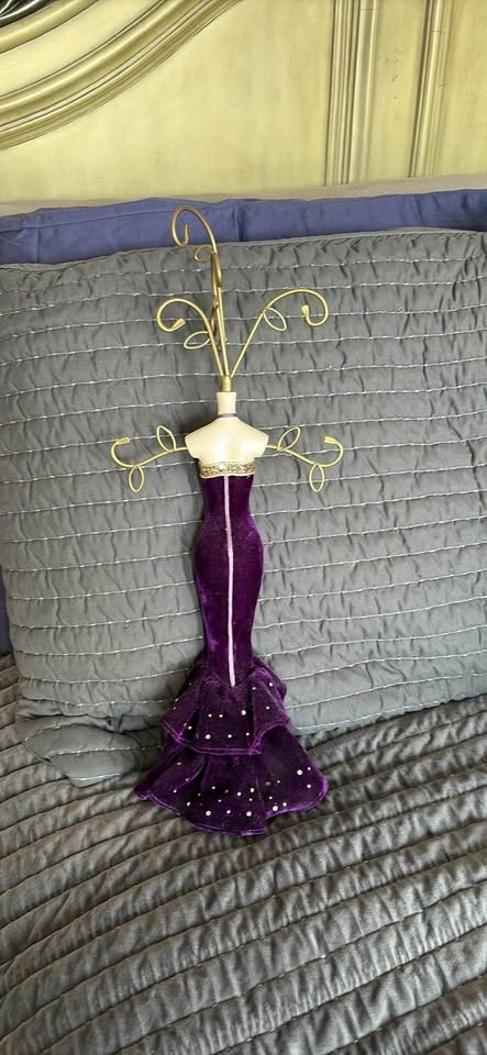 Purple Dress Mannequin Necklace Holder - photo 2