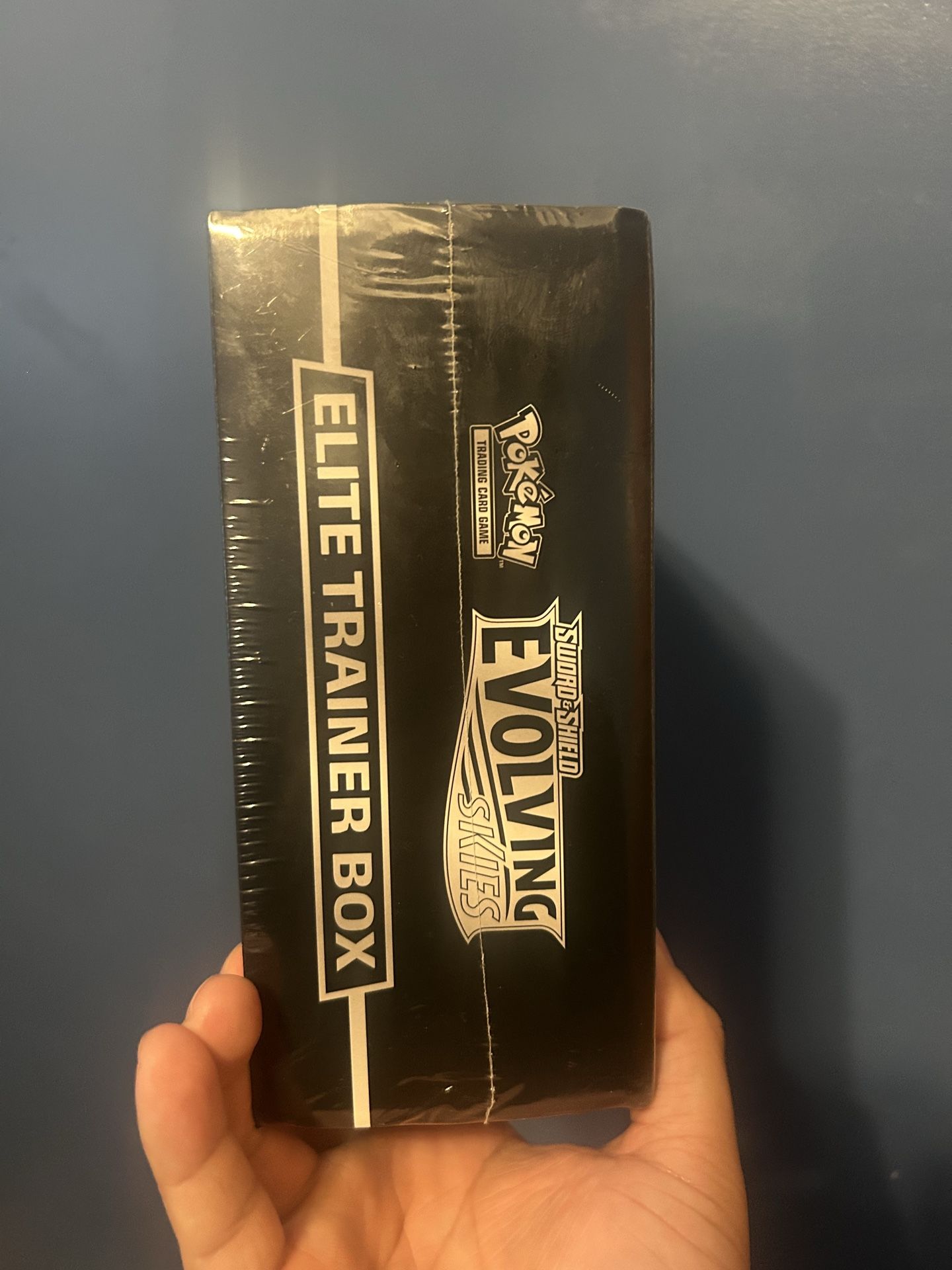 Pokemon TCG Evolving Skies ETB - photo 3