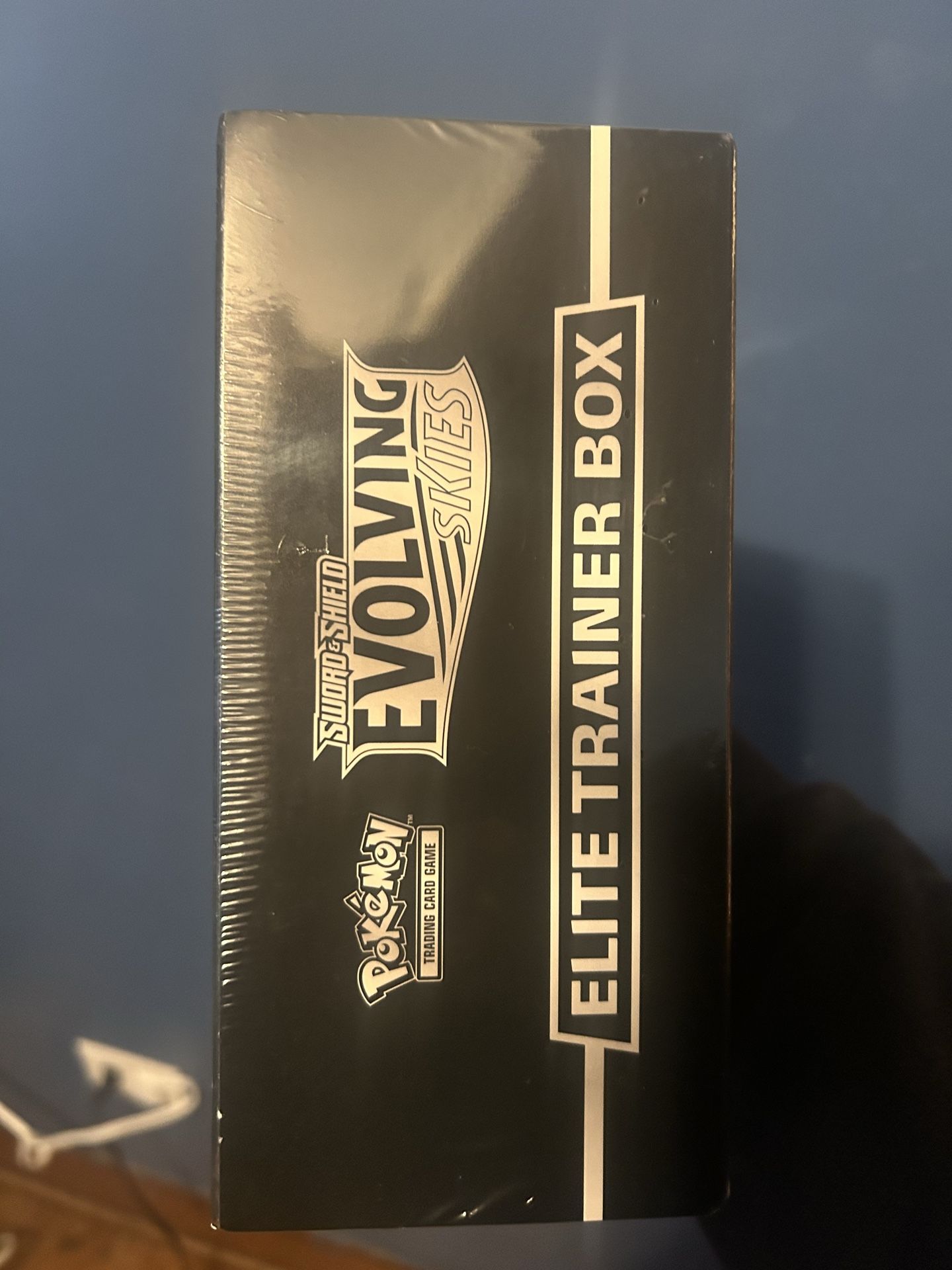 Pokemon TCG Evolving Skies ETB - photo 4