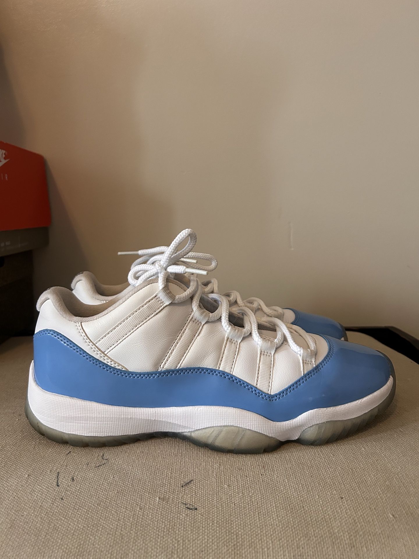 Air Jordan 11 Low UNC 2017 Sz 10