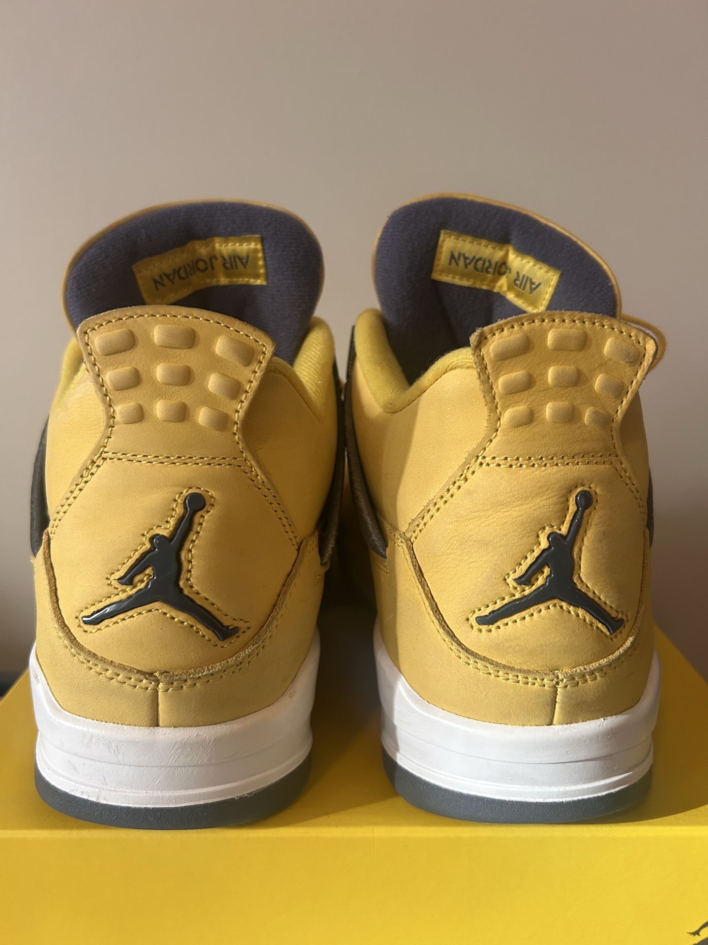 Air Jordan 4 Lightning - photo 2