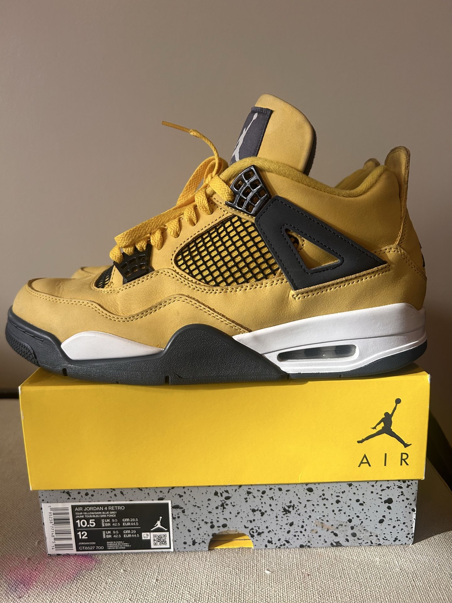 Air Jordan 4 Lightning - photo 3