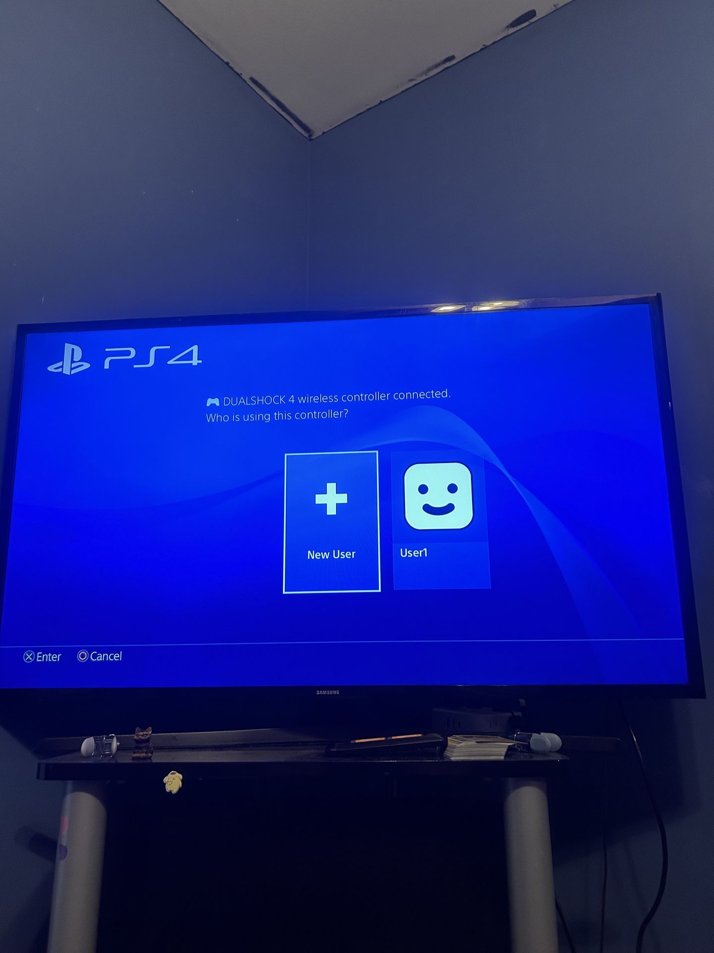 PS4 W/ controller and 2 games - photo 3