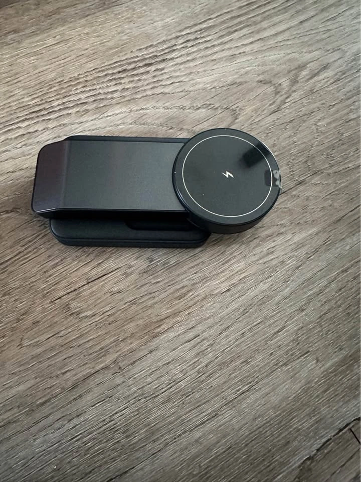 NEW 3-in-1 MagSafe Wireless Charging Station - photo 3