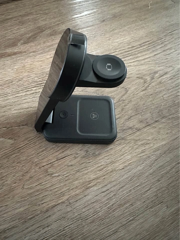NEW 3-in-1 MagSafe Wireless Charging Station - photo 4