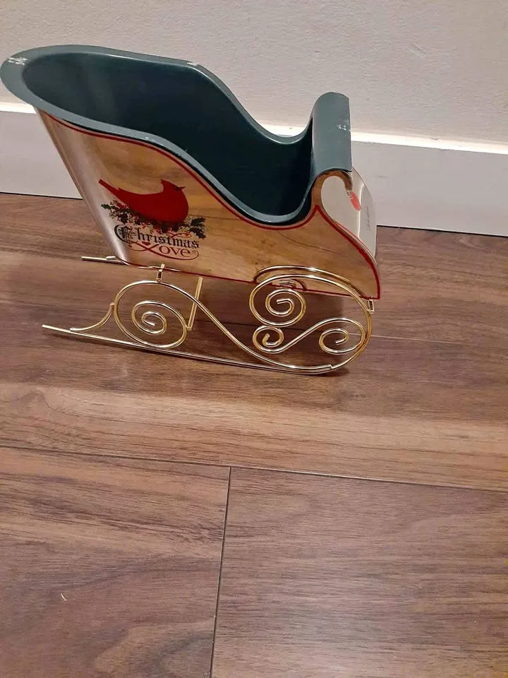 Antique sled thumbnail