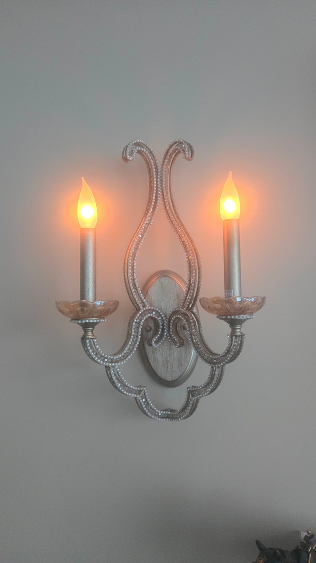 John-Richard Collection 8-Light Chandelier & 2 Sconces - photo 2