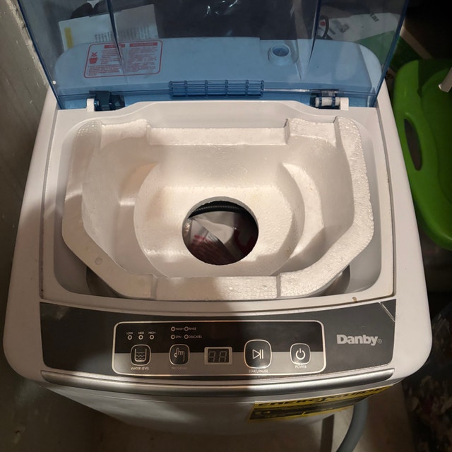 Apartment sized washer, brand new - photo 2
